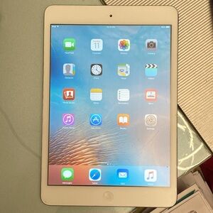 Used condition Apple iPad mini1 16GB white silver A1432 MD531LL/A iOS 9.3.5